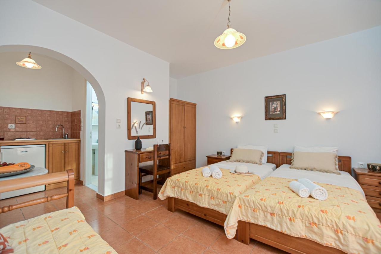 Alykes Studios & Suites Агиос Прокопиос Екстериор снимка